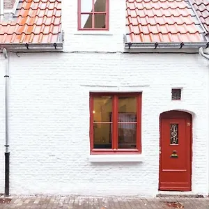 Vakantiehuis Romantic 16th Century Workers House, Gent